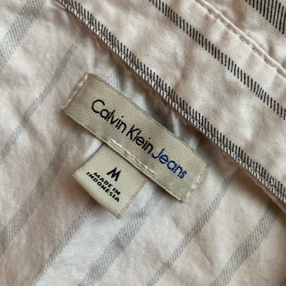 Calvin Klein White Pinstripe Button Down Shirt Women's Size M - Picture 3 of 4